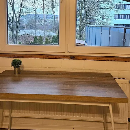 Exklusive Grosse Fuer 7 Personen, Parkplatz, Balkon, 3 Schlafzimmer