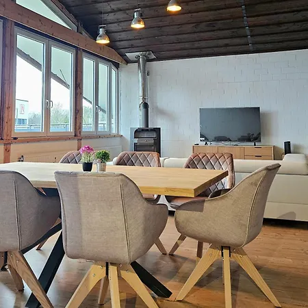Апартаменты Exklusive Grosse Fuer 7 Personen, Parkplatz, Balkon, 3 Schlafzimmer *