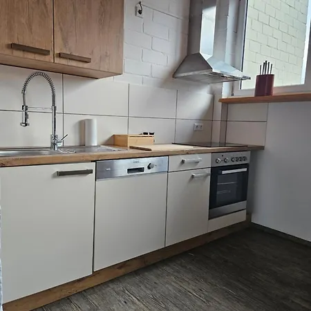 Апартаменты Exklusive Grosse Fuer 7 Personen, Parkplatz, Balkon, 3 Schlafzimmer *