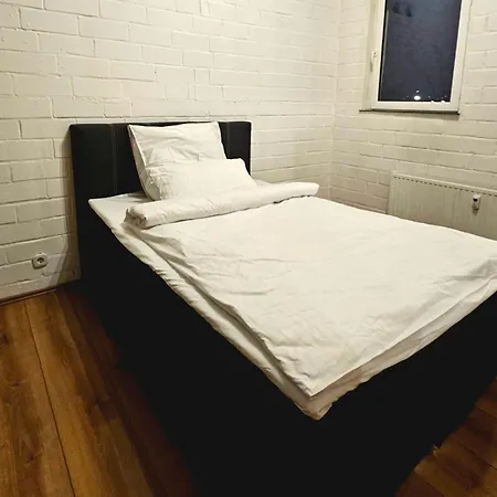 Апартаменты Exklusive Grosse Fuer 7 Personen, Parkplatz, Balkon, 3 Schlafzimmer Байройт