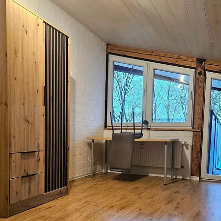 Апартаменты Exklusive Grosse Fuer 7 Personen, Parkplatz, Balkon, 3 Schlafzimmer Байройт