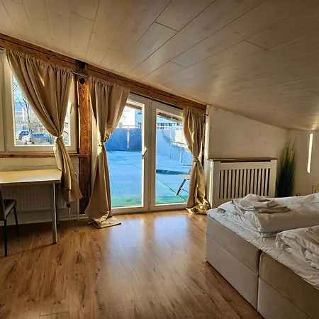 Exklusive Grosse Fuer 7 Personen, Parkplatz, Balkon, 3 Schlafzimmer Апартаменты