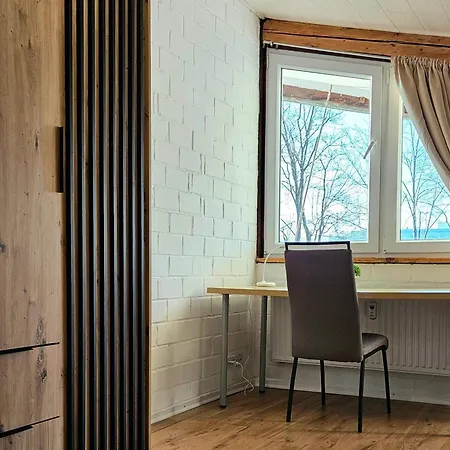 Exklusive Grosse Fuer 7 Personen, Parkplatz, Balkon, 3 Schlafzimmer