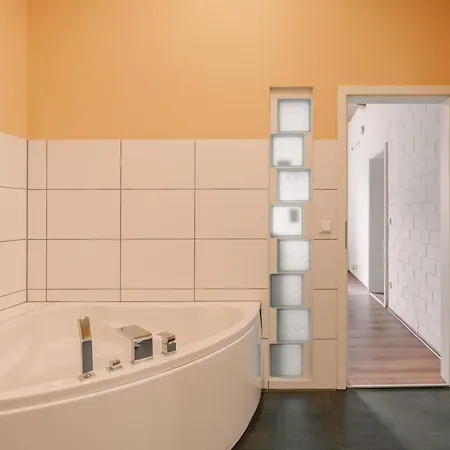 Appartamento Exklusive Grosse Fuer 7 Personen, Parkplatz, Balkon, 3 Schlafzimmer Bayreuth