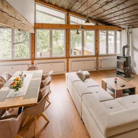 Appartamento Exklusive Grosse Fuer 7 Personen, Parkplatz, Balkon, 3 Schlafzimmer