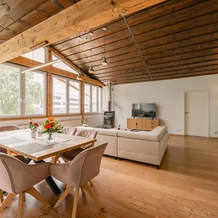Exklusive Grosse Fuer 7 Personen, Parkplatz, Balkon, 3 Schlafzimmer Lägenhet Bayreuth