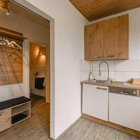 Exklusive Grosse Fuer 7 Personen, Parkplatz, Balkon, 3 Schlafzimmer Bayreuth