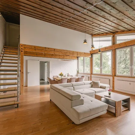Lägenhet Exklusive Grosse Fuer 7 Personen, Parkplatz, Balkon, 3 Schlafzimmer