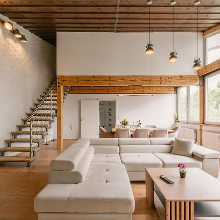 Appartamento Exklusive Grosse Fuer 7 Personen, Parkplatz, Balkon, 3 Schlafzimmer Bayreuth