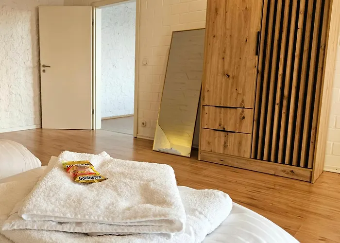 Exklusive Grosse Fuer 7 Personen, Parkplatz, Balkon, 3 Schlafzimmer Appartement