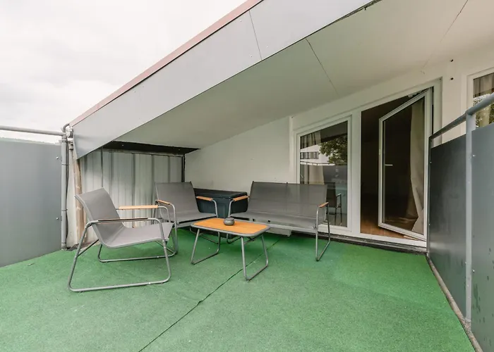 Exklusive Grosse Fuer 7 Personen, Parkplatz, Balkon, 3 Schlafzimmer