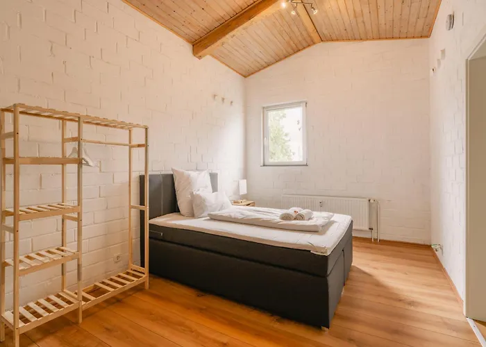 Exklusive Grosse Fuer 7 Personen, Parkplatz, Balkon, 3 Schlafzimmer Appartement *