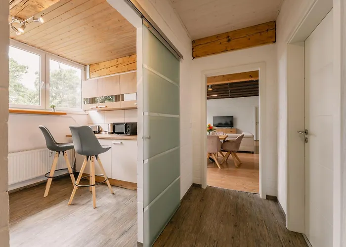 Exklusive Grosse Fuer 7 Personen, Parkplatz, Balkon, 3 Schlafzimmer Appartement Bayreuth