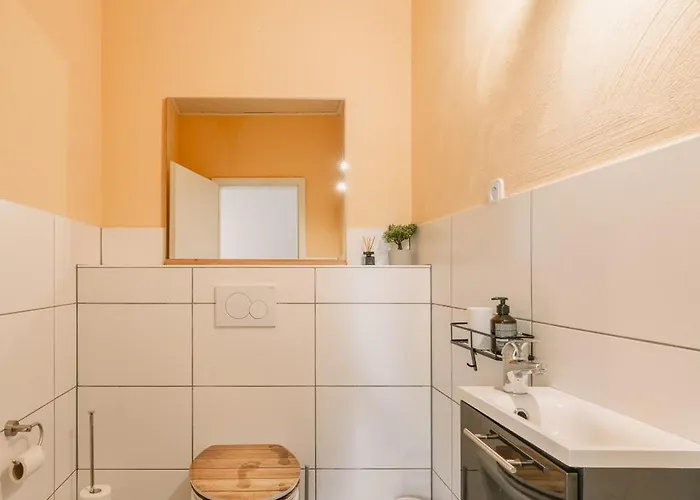 Exklusive Grosse Fuer 7 Personen, Parkplatz, Balkon, 3 Schlafzimmer *